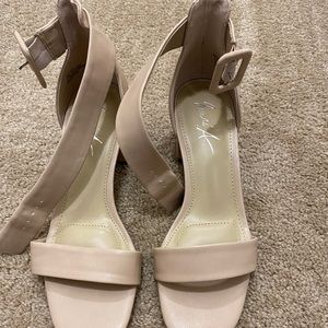 Nude heel